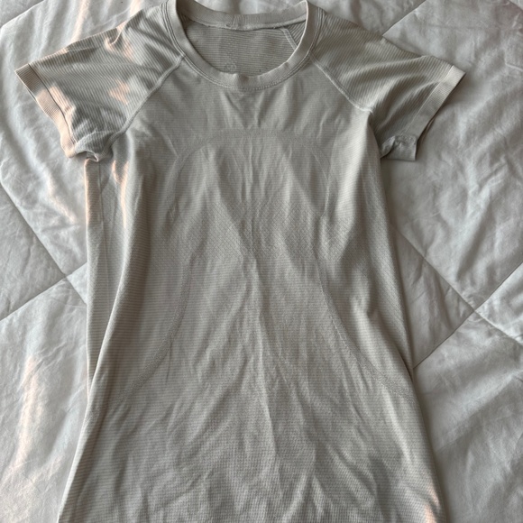 Lululemon Swiftly Tech Short Sleeve Crew - Heathered White - Picture 1 of 3